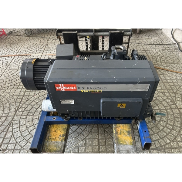 Bơm chân không Busch R5 RA 0250 D